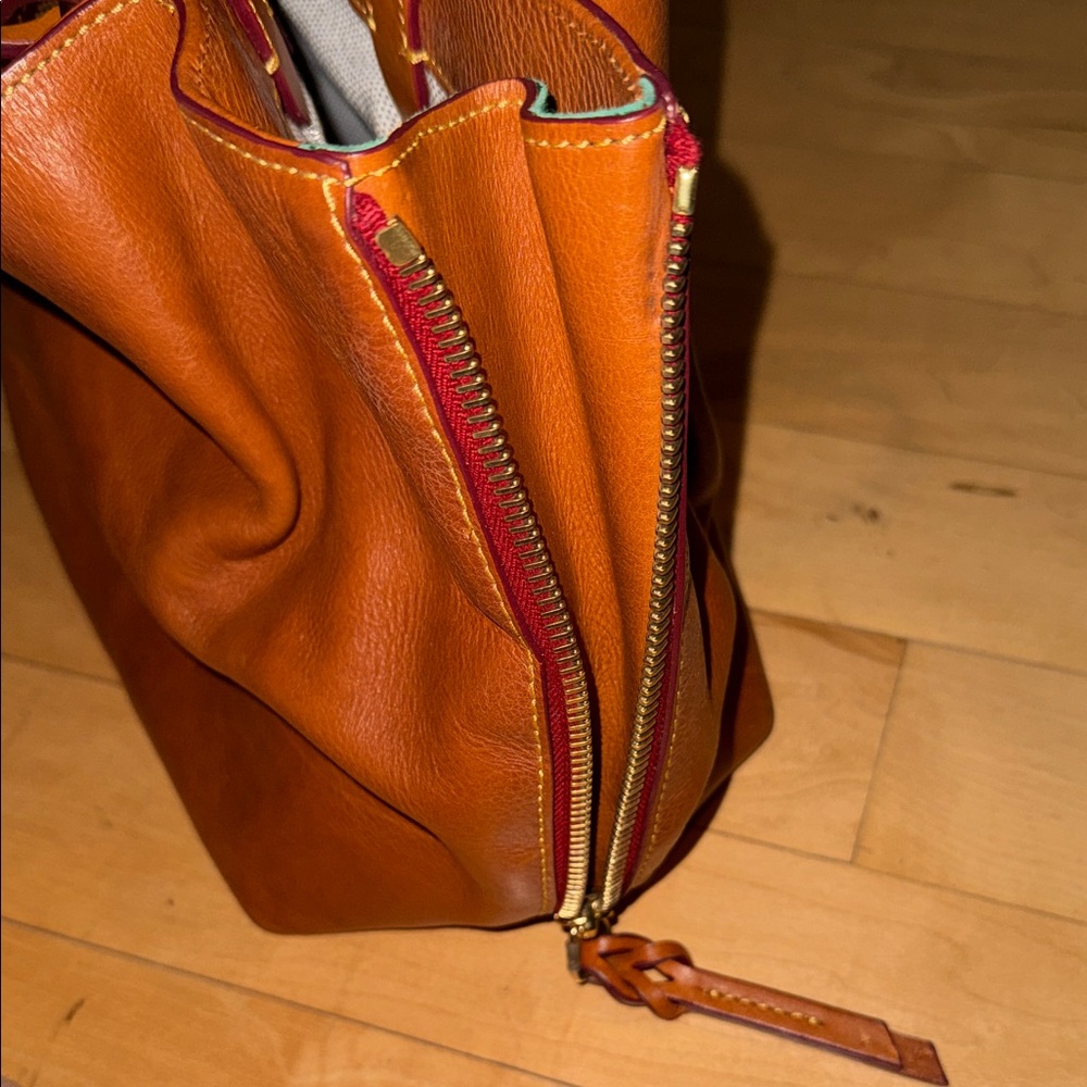 Dooney & Bourke Florentine Large Zip Burlow Like New Natural - Picture 11 of 11